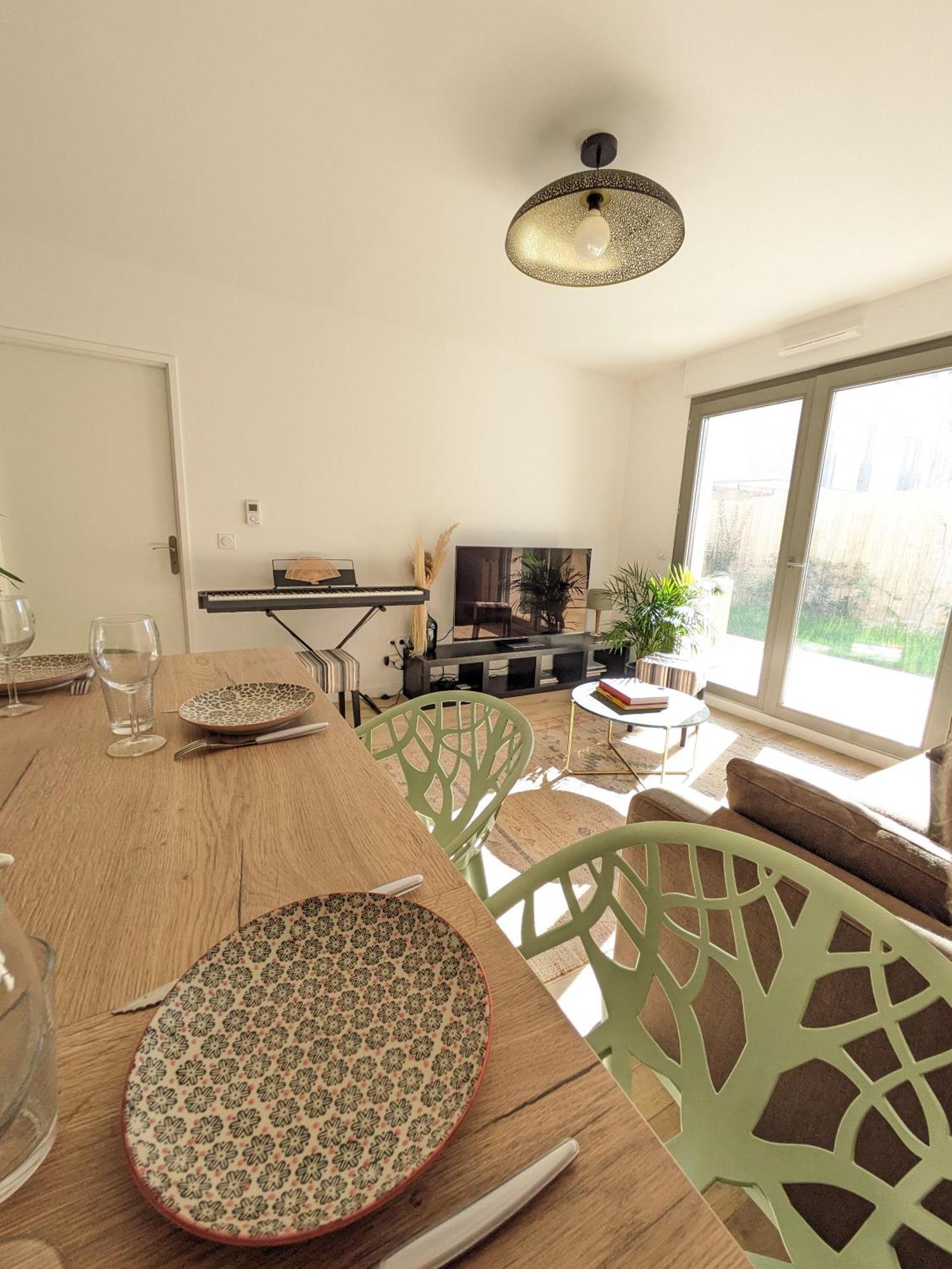 Appartement De Standing Avec Jardin Clamart Exterior photo